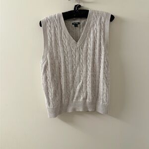 Cable Knit Sleeveless Sweater Vest